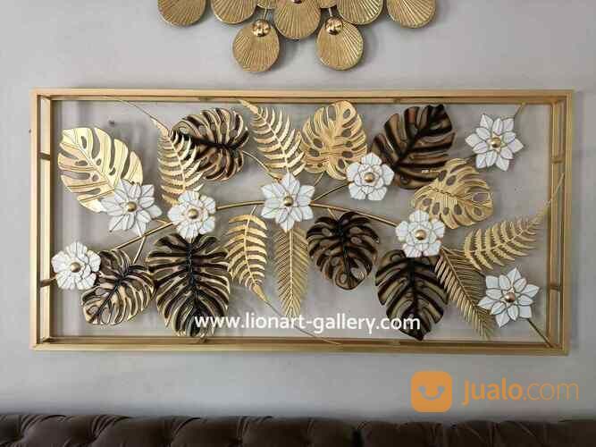Hiasan Dinding Kuningan