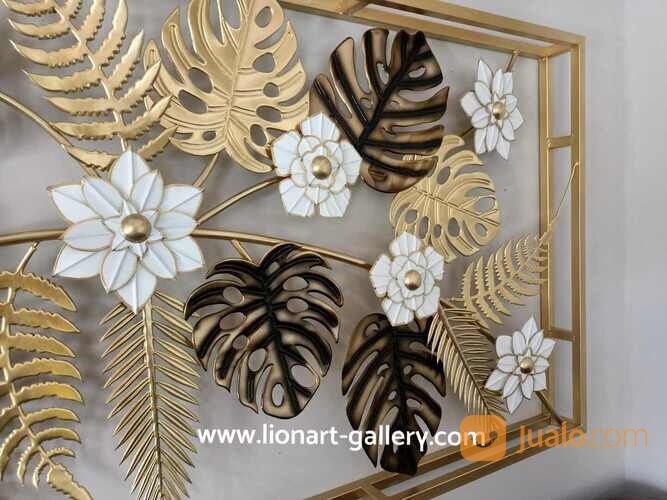 Hiasan Dinding Kuningan