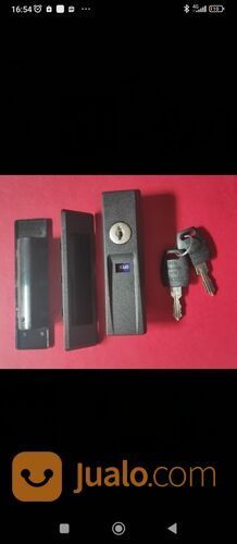 Pasang kunci laci meja central lock