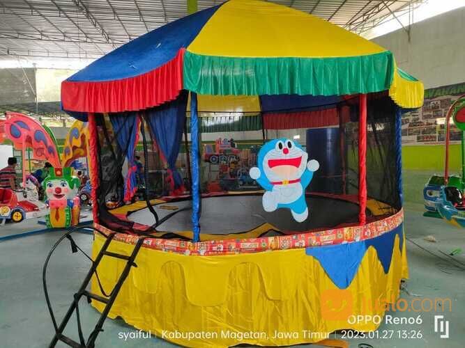 trampoline mandi bola