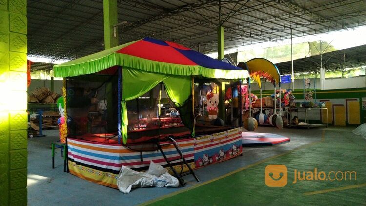 trampoline mandi bola