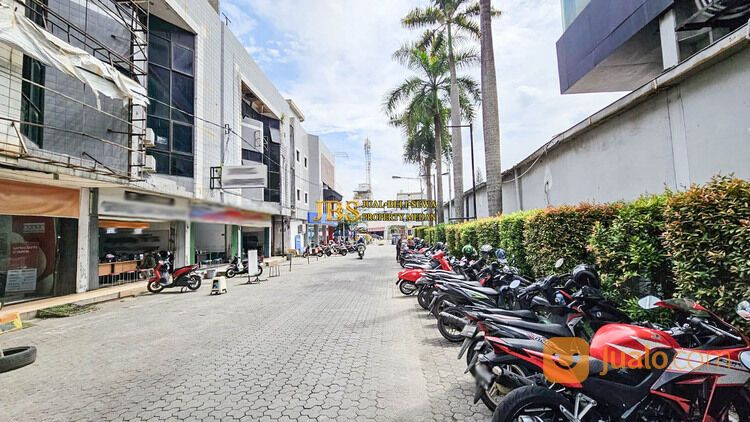 Ruko Komplek Ruko Plaza Millenium Blok A Jl.Kapten Muslim
