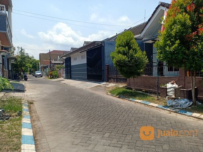 Rumah Milenia dekat UIN Jember 4 kamar tidur