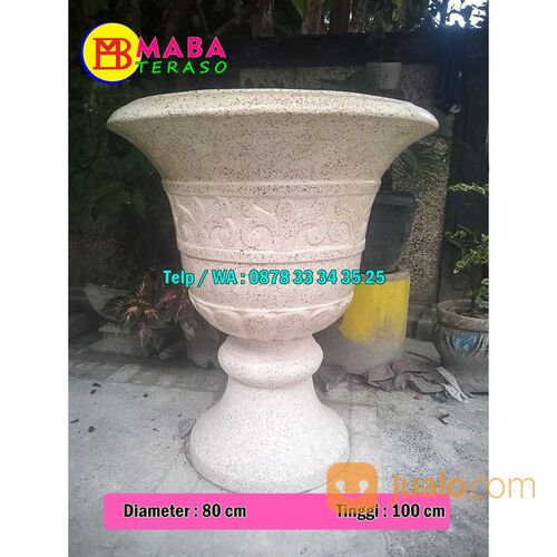 Pot Bunga Teraso Model Piala