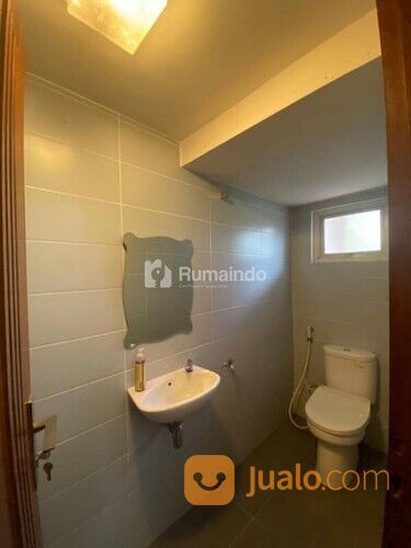 Rumah Hook 3 Lantai Siap Huni Bagus di Cluster Sevilla BSD City TangSel