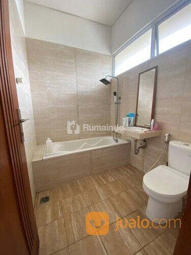 Rumah Hook 3 Lantai Siap Huni Bagus di Cluster Sevilla BSD City TangSel