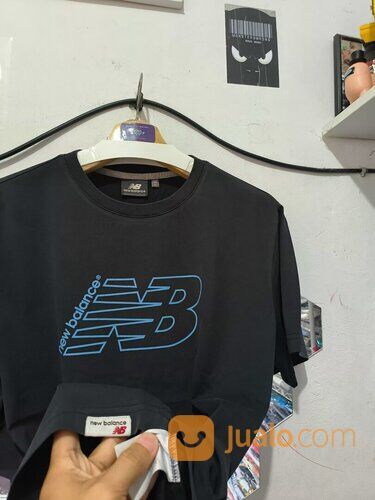 Kaos New Balance Hitam Big Logo Biru
