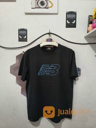 Kaos New Balance Hitam Big Logo Biru