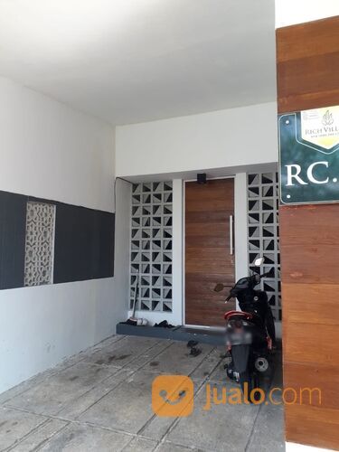 Rumah Rich Village Plus Kolam Renang Indoor