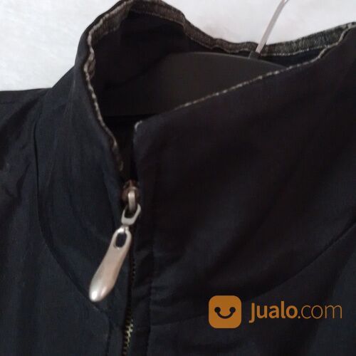 Preloved Jaket Parasut Pria warna hitam ID 16