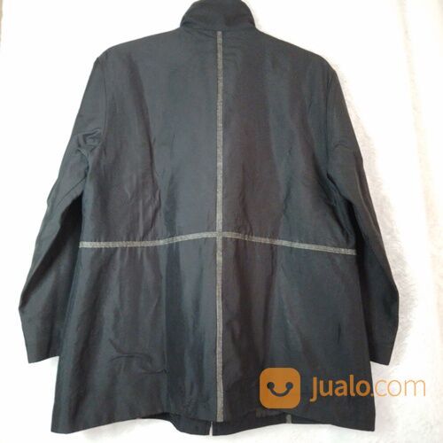 Preloved Jaket Parasut Pria warna hitam ID 16