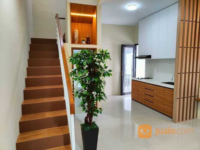 Rumah Jatiasih Bekasi 3 Lantai 1,5 Km Ke Tol Jatiasih