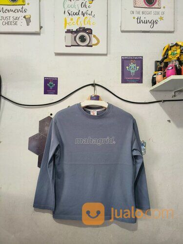 Kaos Lengan Panjang Mahagrid Abu Abu Big Logo