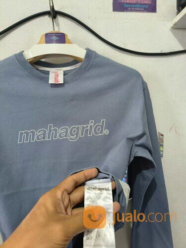 Kaos Lengan Panjang Mahagrid Abu Abu Big Logo