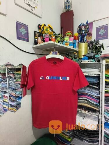 Kaos Quiksilver Merah Small Logo Center