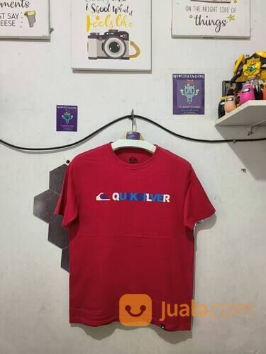 Kaos Quiksilver Merah Small Logo Center