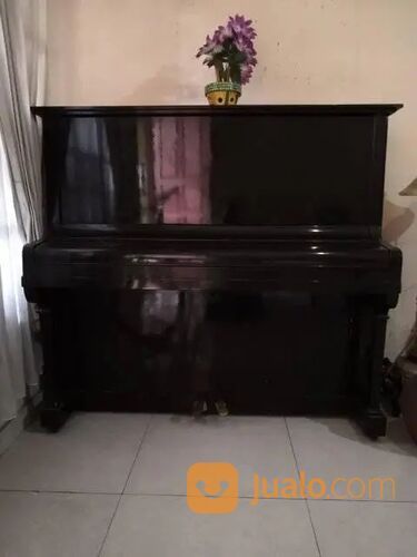 Piano Antik W.Naessens (langka)