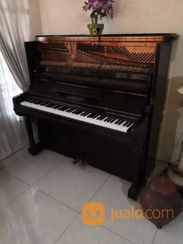 Piano Antik W.Naessens (langka)