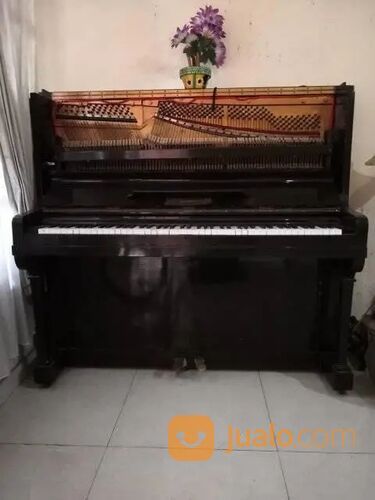 Piano Antik W.Naessens (langka)
