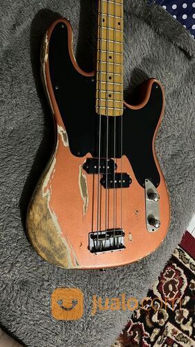 repaint bass fender guitar