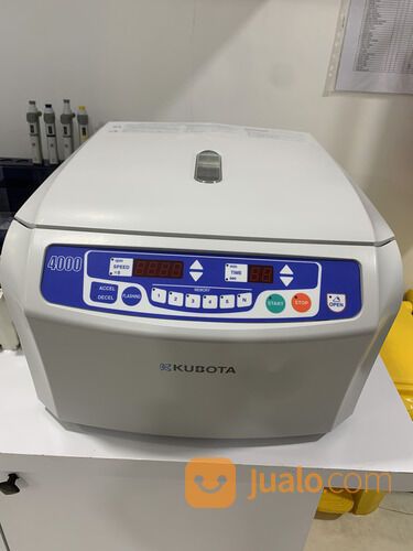 Table Top Centrifuge Kubota 4000