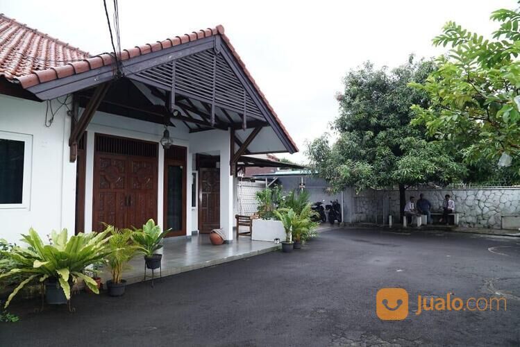 Rumah besar di Haji Nawi II dkt stasiun MRT Haji Nawi Jkt-Sek.