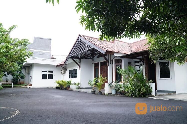 Rumah besar di Haji Nawi II dkt stasiun MRT Haji Nawi Jkt-Sek.