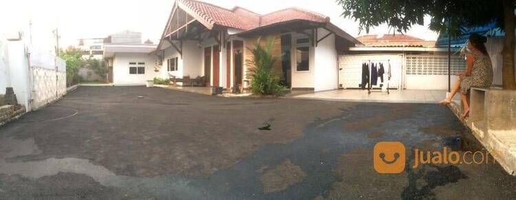 Rumah besar di Haji Nawi II dkt stasiun MRT Haji Nawi Jkt-Sek.