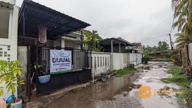 (BWI A.377) Rumah di Perum BMI Blok Penataran No. 17 Maron Kec. Genteng - Banyuwangi