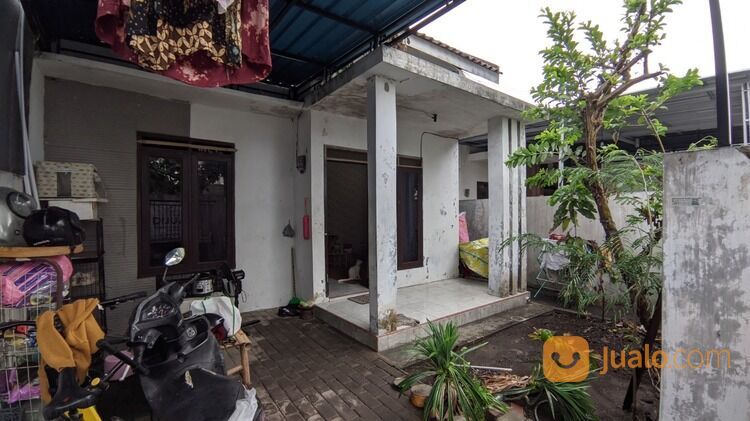 (BWI A.377) Rumah di Perum BMI Blok Penataran No. 17 Maron Kec. Genteng - Banyuwangi