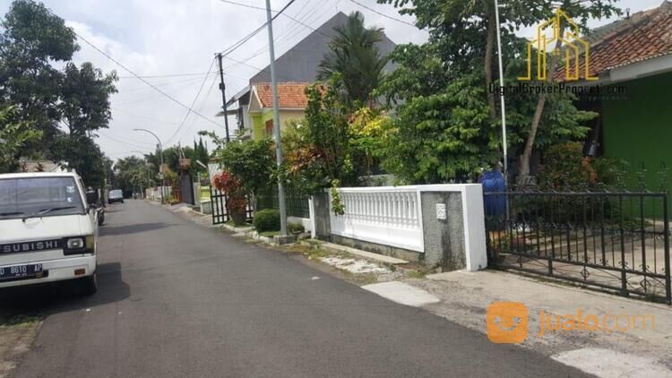 Rumah Jadul dengan Tanah Luas Harga Terjangkau di Turangga Buah Batu bandung