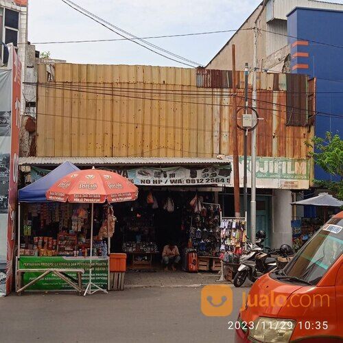 RUKO DEPAN ALUN ALUN PASAR JOHAR SEMARANG DI KAUMAN SEMARANG TENGAH