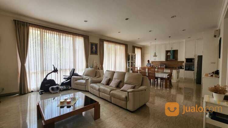 Rumah mewah di Cluster Amethyst Gading Serpong