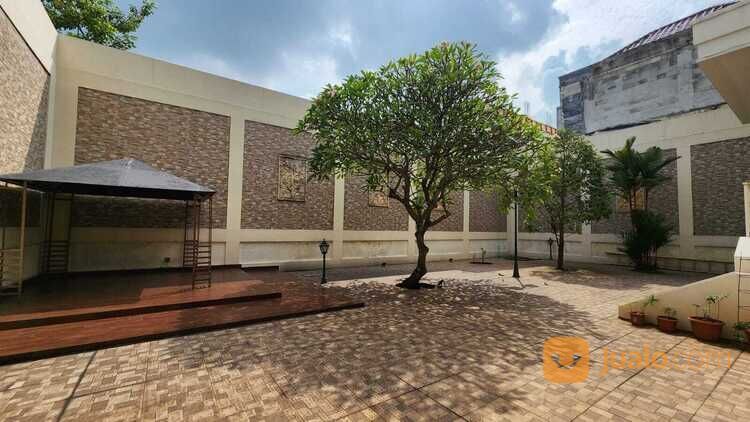 Rumah mewah di Cluster Amethyst Gading Serpong