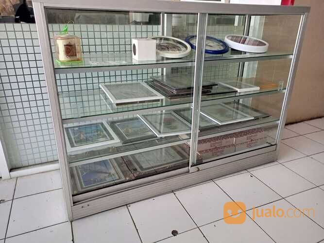 Etalase kaca bekas srationery