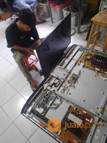 SERVIS TV TERDEKAT - BERGARANSI - TEKNISI PROFESIONAL