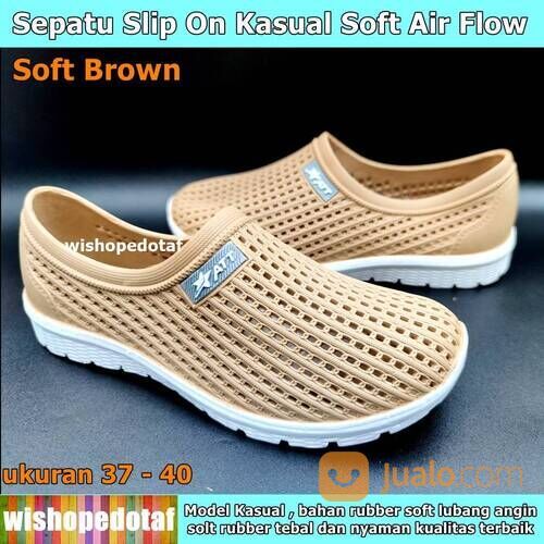 Sepatu Hole Slip On air flow Soft
