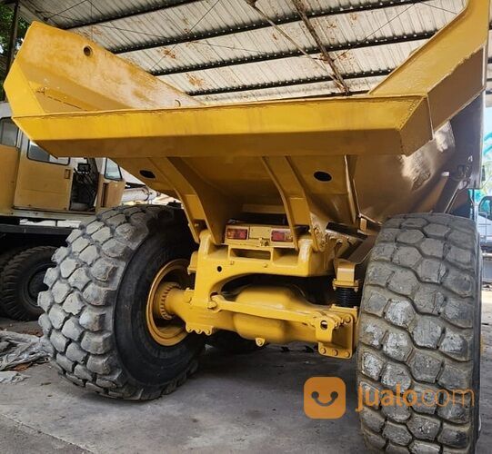 Articulated Dump Truck Caterpillar model 740