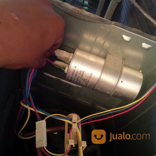 AC anda tidak dingin,menetes, remote eror. Kami solusi nya