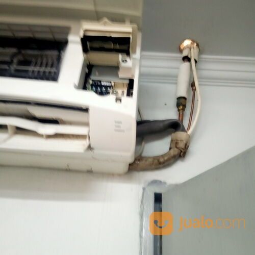 AC anda tidak dingin,menetes, remote eror. Kami solusi nya