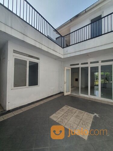 Rumah besar 5 kamar di Talaga Bestari cluster fluora