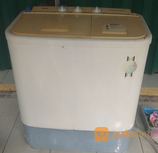 Normal dan murah Mesin cuci 2 tabung merek SANYO