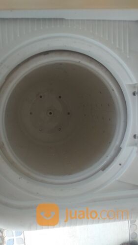Normal dan murah Mesin cuci 2 tabung merek SANYO