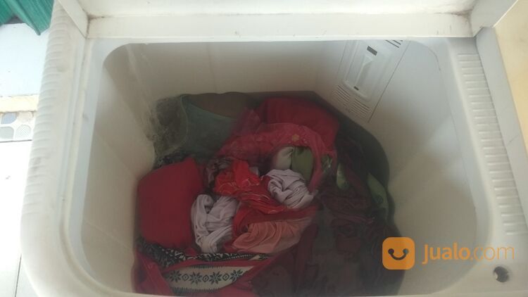 Normal dan murah Mesin cuci 2 tabung merek SANYO