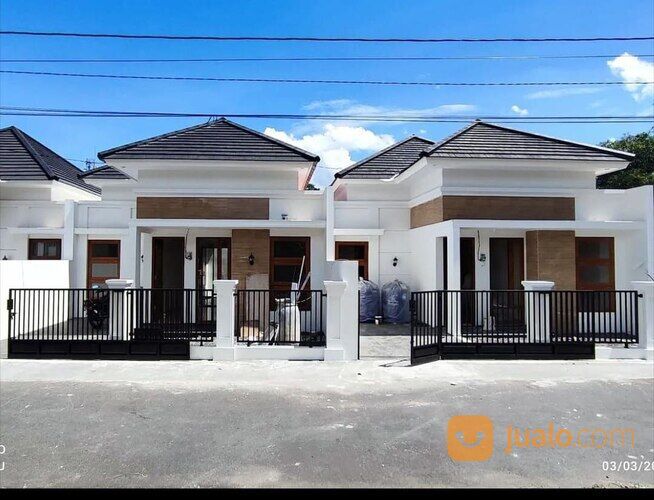 Rumah mewah pinggir jalan raya samping Indomaret jatimekar 2 paniisan