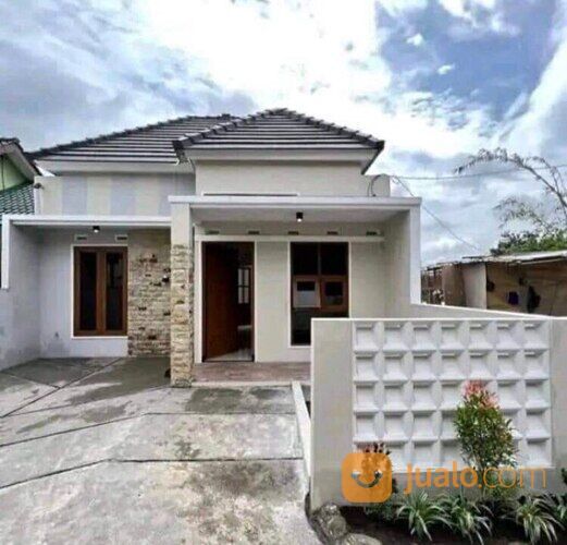 Rumah mewah pinggir jalan raya samping Indomaret jatimekar 2 paniisan