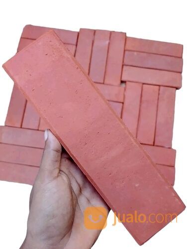 Bata tempel terakota