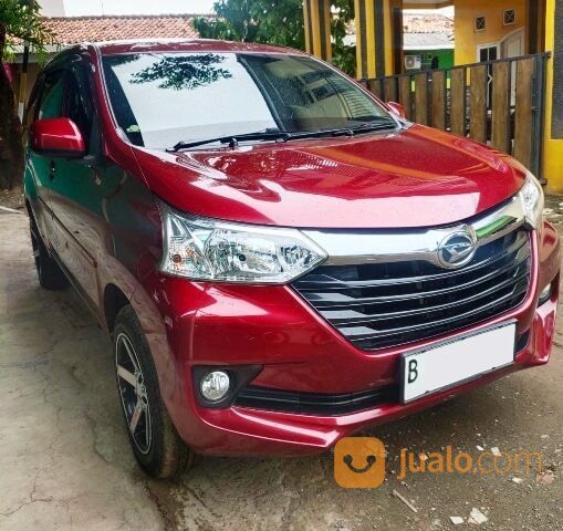 Daihatsu Xenia R manual merah metalik 2018