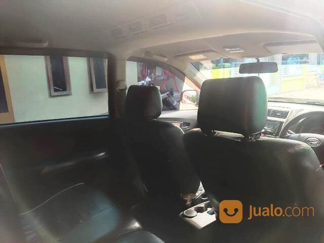 Daihatsu Xenia R manual merah metalik 2018