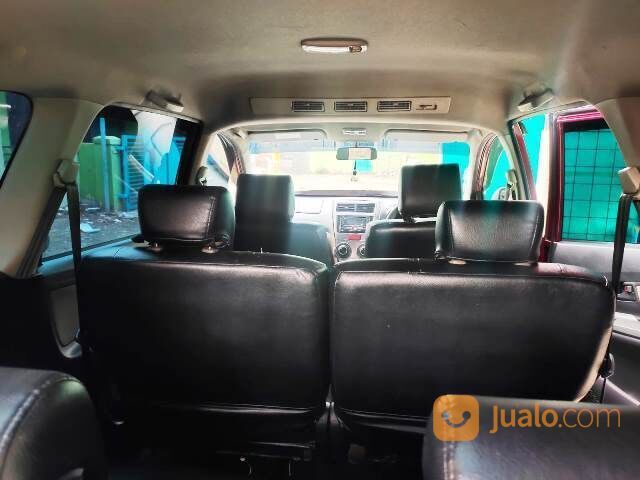 Daihatsu Xenia R manual merah metalik 2018